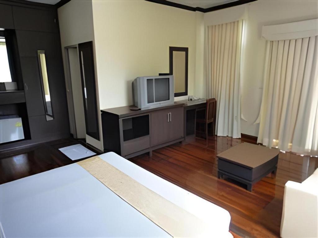 Kasem Garden Hotel Surin Ban Nong Tao Exterior photo