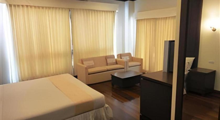 Kasem Garden Hotel Surin Ban Nong Tao Exterior photo