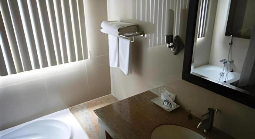Kasem Garden Hotel Surin Ban Nong Tao Exterior photo